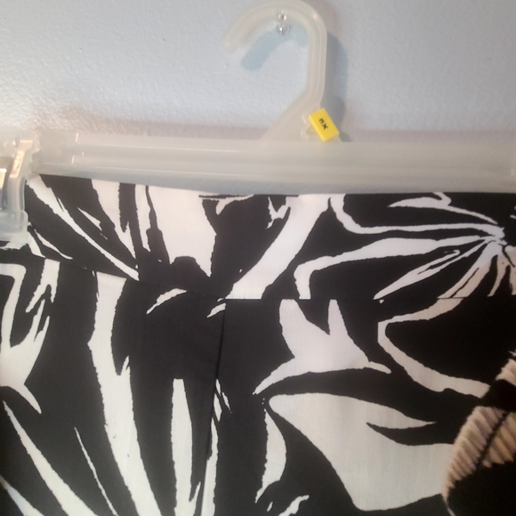 Reitmans Plus Size Cropped Capri Pants -  Size 22 (NWT) - Picture 4 of 13